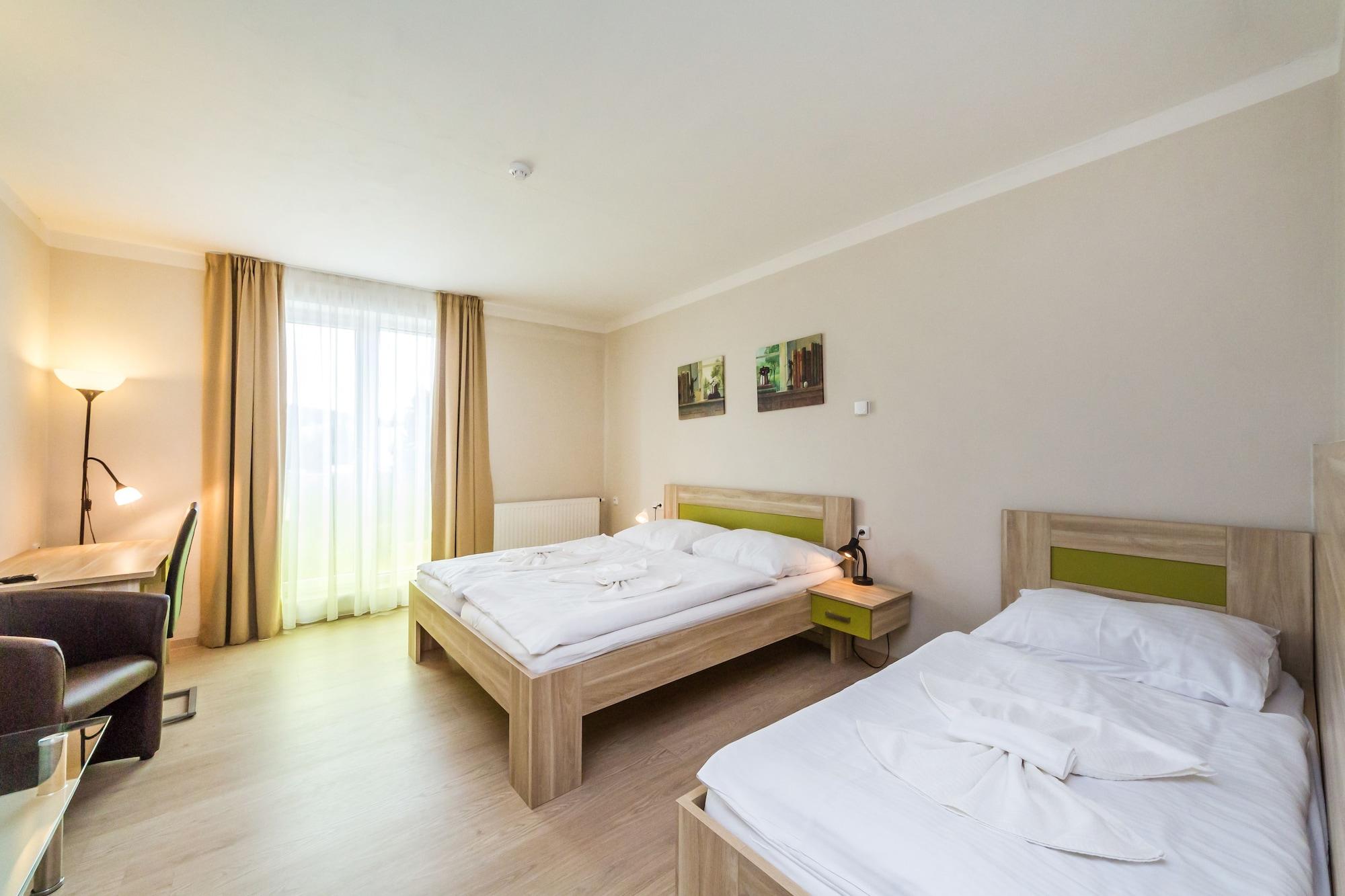 Nad Královnou Hotel&Restaurant Praga Esterno foto