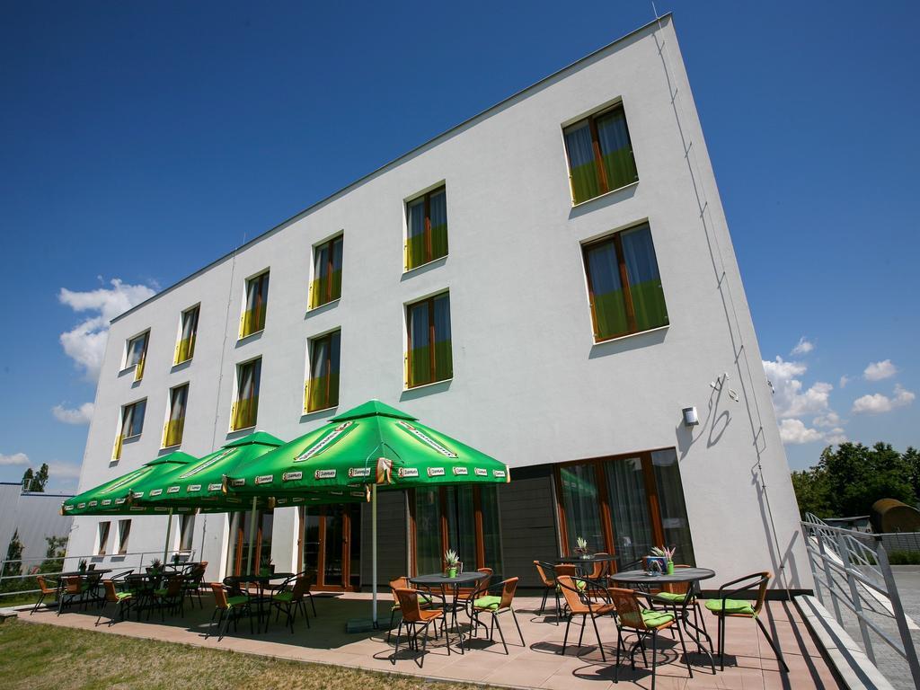 Nad Královnou Hotel&Restaurant Praga Esterno foto