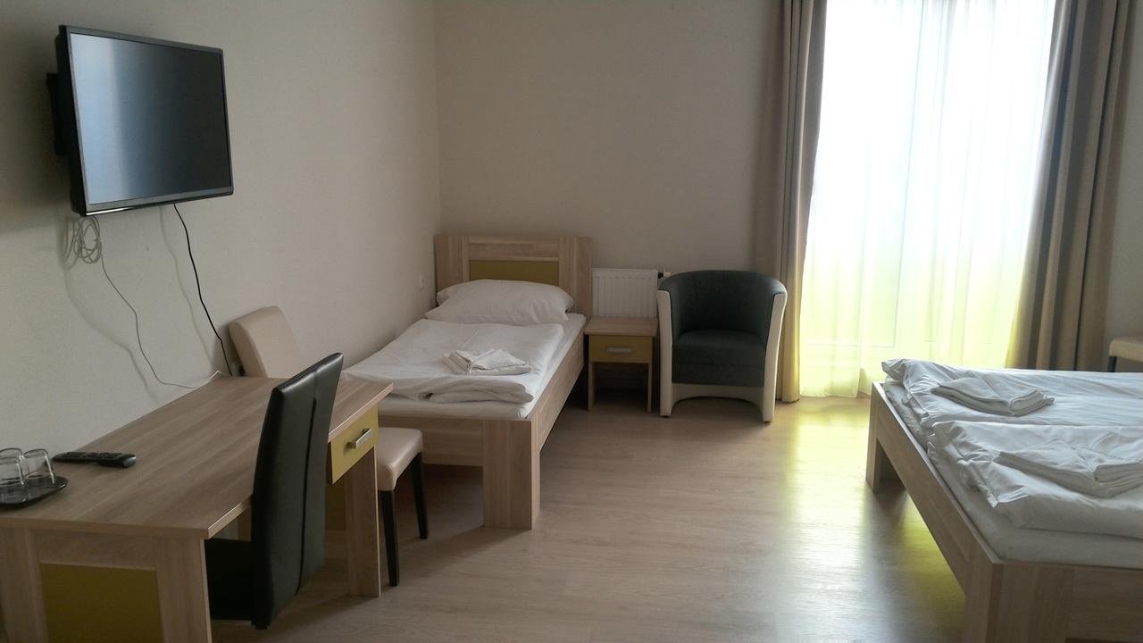 Nad Královnou Hotel&Restaurant Praga Esterno foto